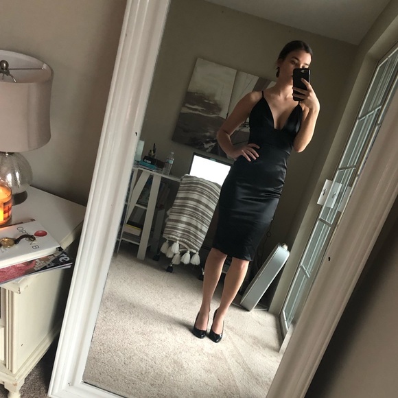 Hope's Dresses & Skirts - Sexy Black Silk Bodycon Dress